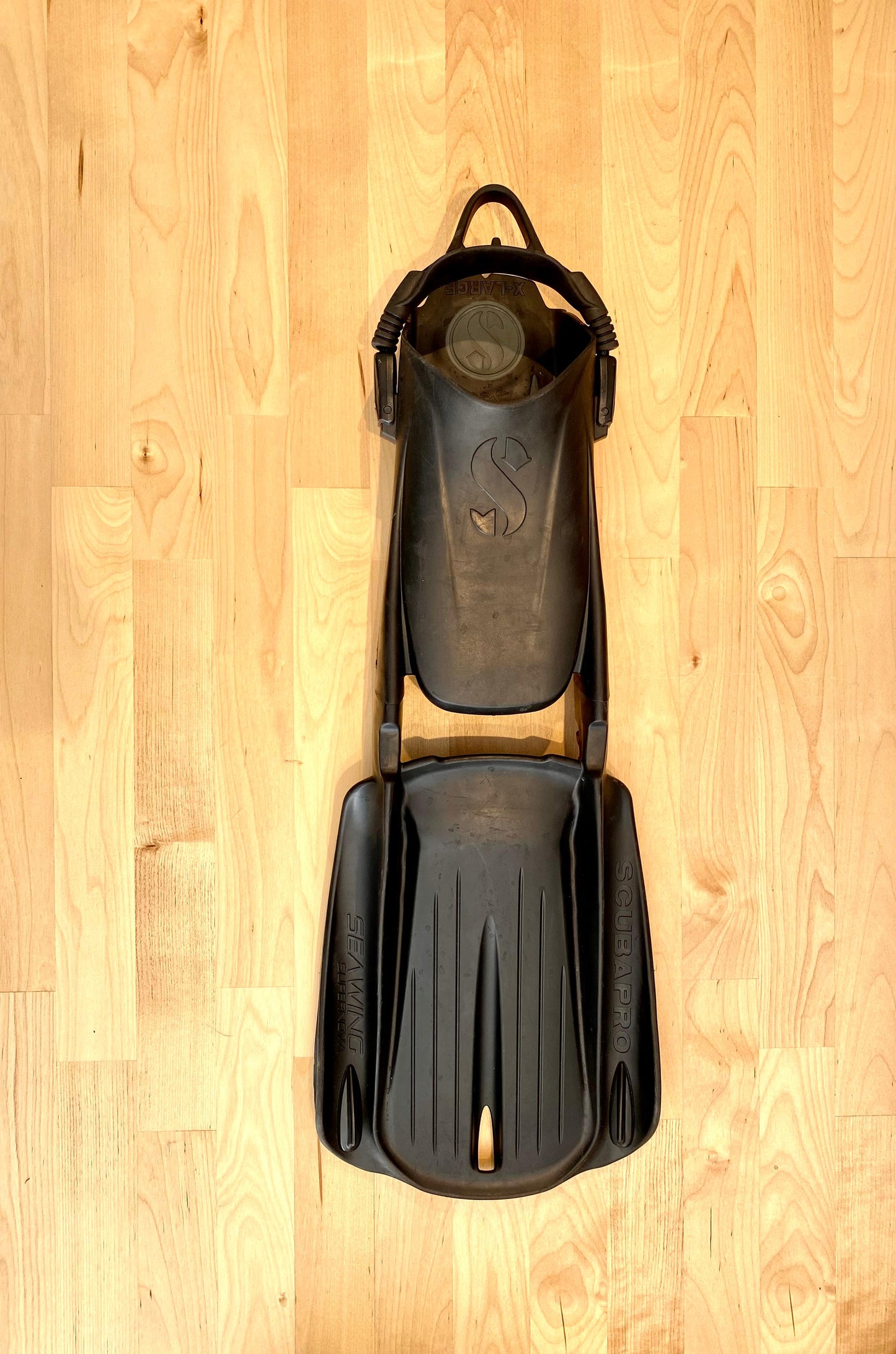 Aletas SeaWing SuperNova Negras talla XL, bungee strap con loop - Segunda mano