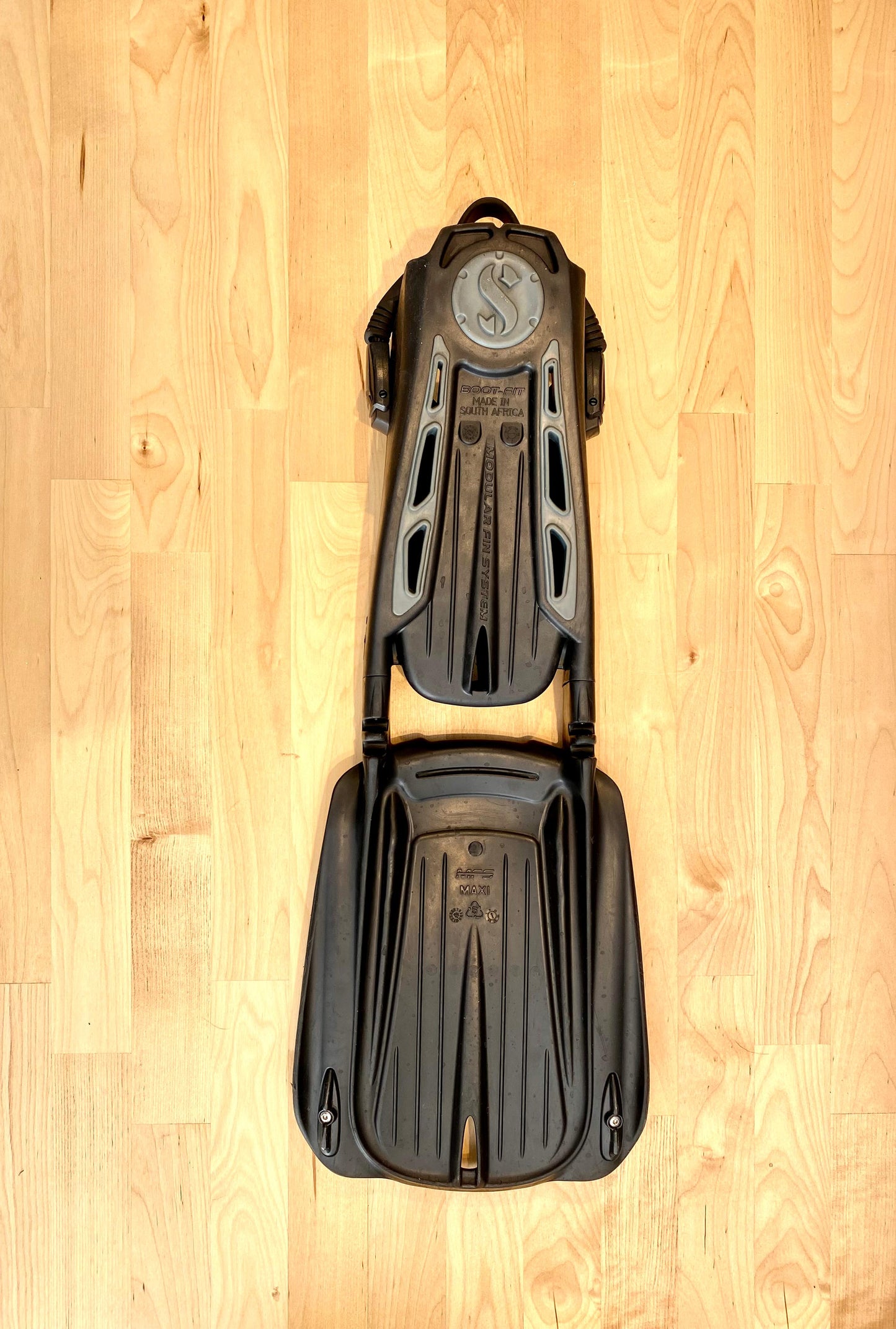 Aletas SeaWing SuperNova Negras talla XL, bungee strap con loop - Segunda mano